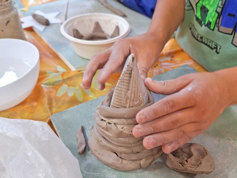 Projektwoche Töpfern: Unser Ton-Projekt an der Comenius-Grundschule geht in die nächste Runde